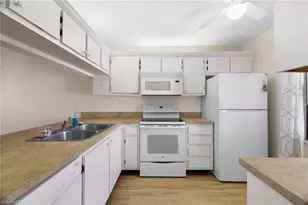 9270 Lake Park Dr, Fort Myers, FL 33919 - Photo 7