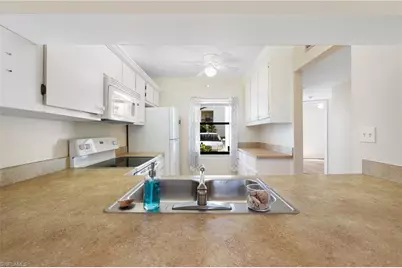 9270 Lake Park Dr #101, Fort Myers, FL 33919 - Photo 9