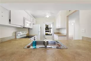 9270 Lake Park Dr, Fort Myers, FL 33919 - Photo 9