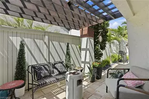 539 Bay Villas Ln, Naples, FL 34108 - Photo 35