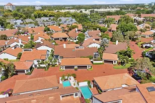 539 Bay Villas Ln, Naples, FL 34108 - Photo 45