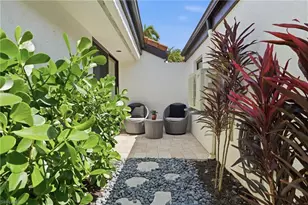 539 Bay Villas Ln, Naples, FL 34108 - Photo 33
