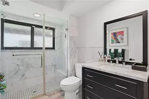 539 Bay Villas Ln, Naples, FL 34108 - Photo 31