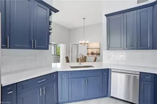 637 Beachwalk Cir, Naples, FL 34108 - Photo 9