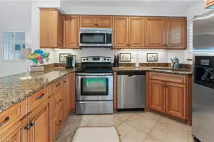 29 High Point Cir E, Naples, FL 34103 - Photo 13