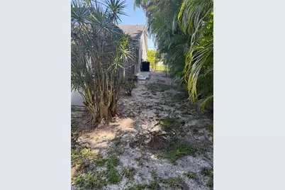 1325 SW 28th St, Cape Coral, FL 33914 - Photo 23