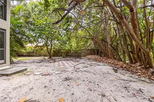 4300 Gulfstream Dr, Naples, FL 34112 - Photo 25