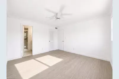 225 Turtle Lake Ct #210, Naples, FL 34105 - Photo 7