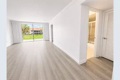 225 Turtle Lake Ct #210, Naples, FL 34105 - Photo 5