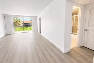 225 Turtle Lake Ct, Naples, FL 34105 - Photo 5