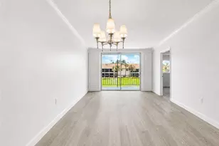225 Turtle Lake Ct, Naples, FL 34105 - Photo 3