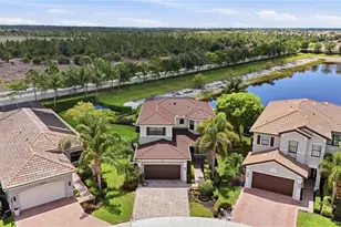 4220 Amelia Wy, Naples, FL 34119 - Photo 3