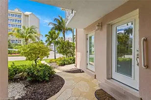 1910 Gulf Shore Blvd N, Naples, FL 34102 - Photo 3