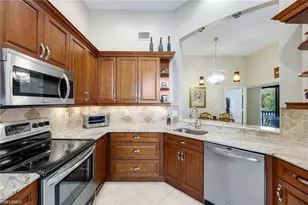 6555 Valen Way, Naples, FL 34108 - Photo 5