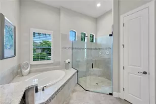 8675 Amour Ct, Naples, FL 34119 - Photo 21