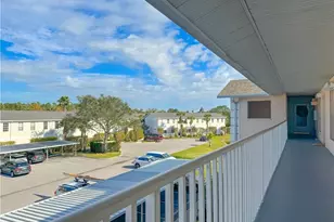 3250 Cypress Glen Way, Naples, FL 34109 - Photo 5