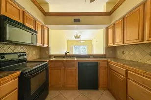 3250 Cypress Glen Way, Naples, FL 34109 - Photo 7