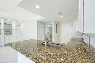 6124 Towncenter Cir, Naples, FL 34119 - Photo 7