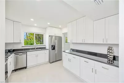 4180 Crayton Rd #E4, Naples, FL 34103 - Photo 7