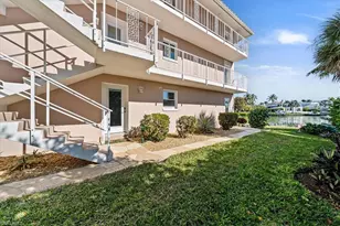 1910 Gulf Shore Blvd N, Naples, FL 34102 - Photo 27