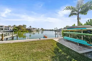 1910 Gulf Shore Blvd N, Naples, FL 34102 - Photo 31