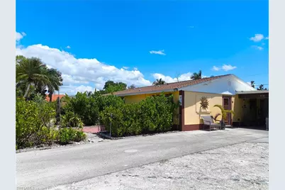 618 107th Ave N, Naples, FL 34108 - Photo 1