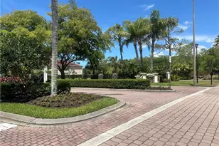 2880 Cypress Trace Cir, Naples, FL 34119 - Photo 29