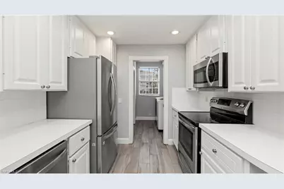 5766 Cove Cir #24, Naples, FL 34119 - Photo 7