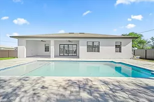 122 NE 11th Terrace, Cape Coral, FL 33909 - Photo 3
