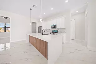 122 NE 11th Terrace, Cape Coral, FL 33909 - Photo 11