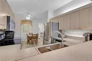 320 Robin Hood Cir, Naples, FL 34104 - Photo 9