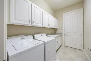 6504 Costa Cir, Naples, FL 34113 - Photo 21