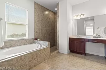 8066 Princeton Dr, Naples, FL 34104 - Photo 25