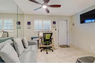 1051 3rd St S #301, Naples, FL 34102 - Photo 5