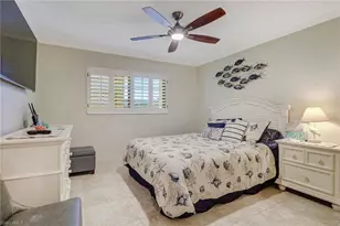 1051 3rd St S, Naples, FL 34102 - Photo 23