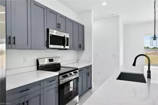 19370 Villanova Ave, Port Charlotte, FL 33954 - Photo 9