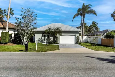 10842 Vanderbilt Dr, Naples, FL 34108 - Photo 25
