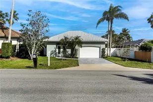 10842 Vanderbilt Dr, Naples, FL 34108 - Photo 25