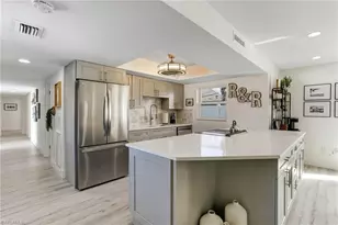 10842 Vanderbilt Dr, Naples, FL 34108 - Photo 7