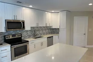 255 Pine Valley Cir, Naples, FL 34113 - Photo 9