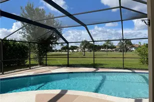 255 Pine Valley Cir, Naples, FL 34113 - Photo 17
