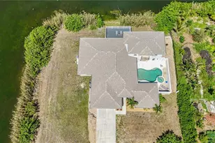 2534 NE 20th Ct, Cape Coral, FL 33909 - Photo 3