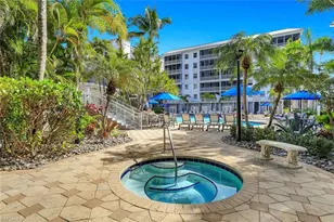 470 Launch Cir, Naples, FL 34108 - Photo 23