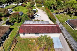 1221 19th St SW, Naples, FL 34117 - Photo 23
