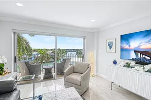 2150 Gulf Shore Blvd N, Naples, FL 34102 - Photo 5