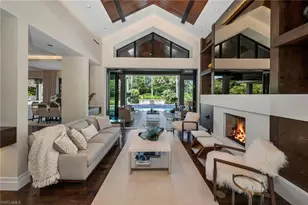 384 Edgemere Way E, Naples, FL 34105 - Photo 5