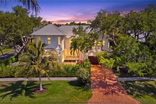 685 2nd St S, Naples, FL 34102 - Photo 25