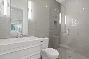 685 2nd St S, Naples, FL 34102 - Photo 17
