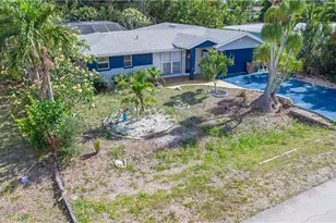 734 Sharar Ct, Cape Coral, FL 33904 - Photo 3
