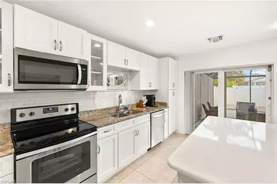 749 91st Ave N, Naples, FL 34108 - Photo 9